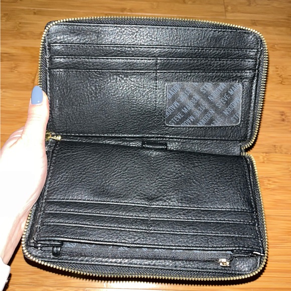 Steve Maddden Wristlet Wallet - Picture 5 of 6